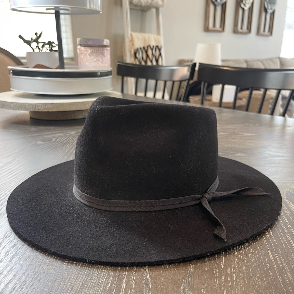 Lack of color Hat